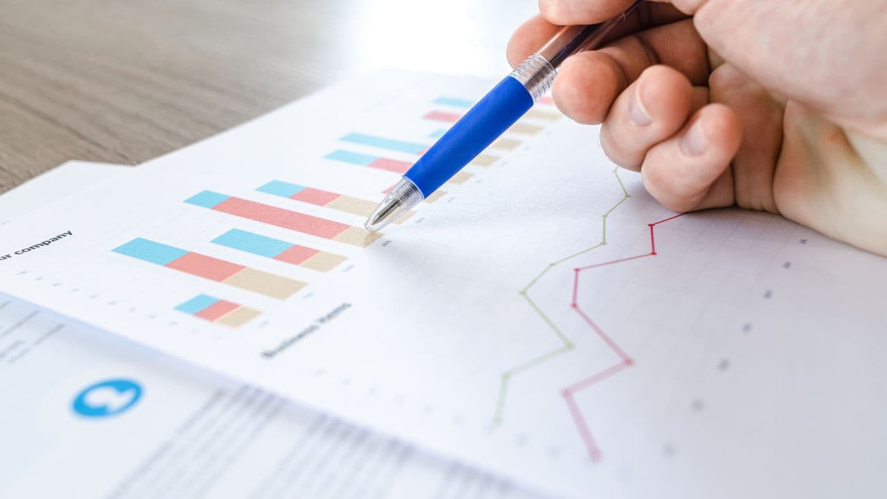 A Social Media Report That Helps Founders Make a Weekly Decision